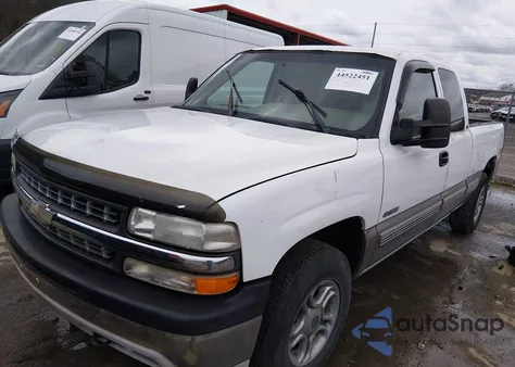 1999 Chevrolet Silverado 1500 Ls z USA, uszkodzony, nr VIN 1GCEK19T3XE248260